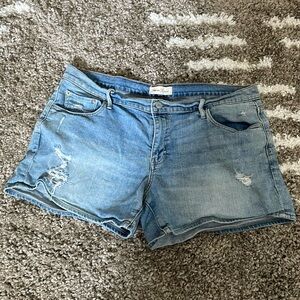 Gap 1969 3” distressed denim shorts